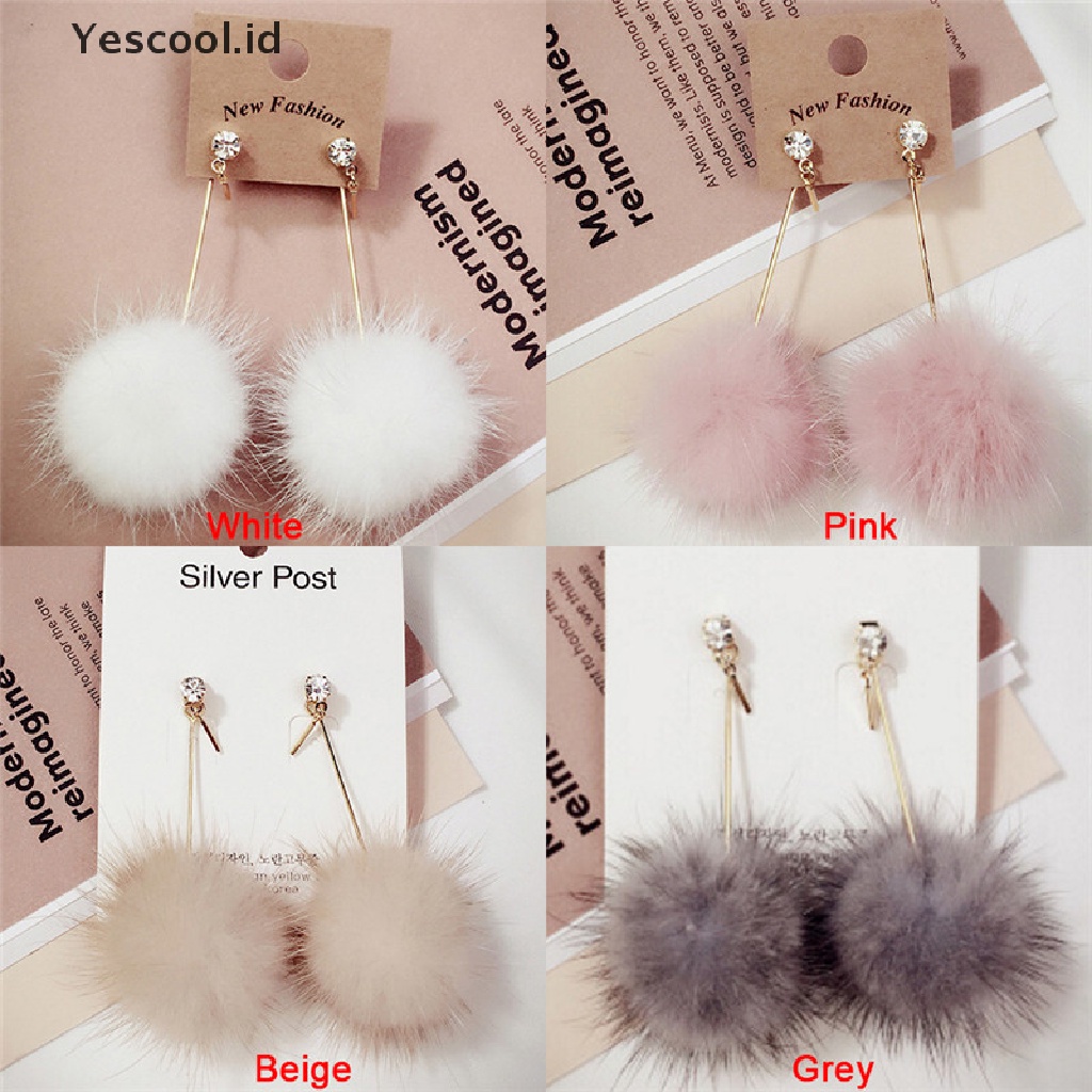 Anting Stud Panjang Desain Bola Pompom Bulu Lembut Untuk Wanita