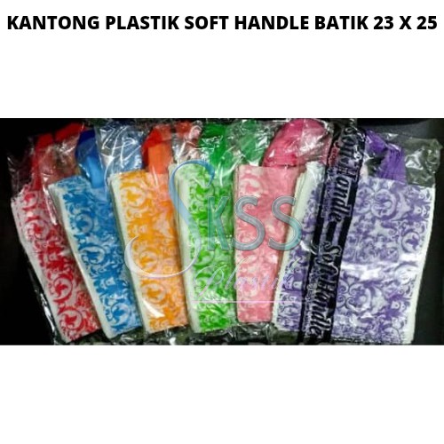 

Kantong Plastik Soft Handle Shopping Bag Ukuran 23x25 isi 50 Pcs