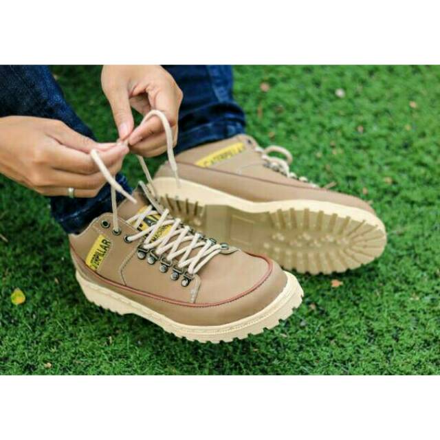Sepatu caterpillar tactical safety tracking ukuran kecil bisa untuk pria wanita ujung besi terlaris