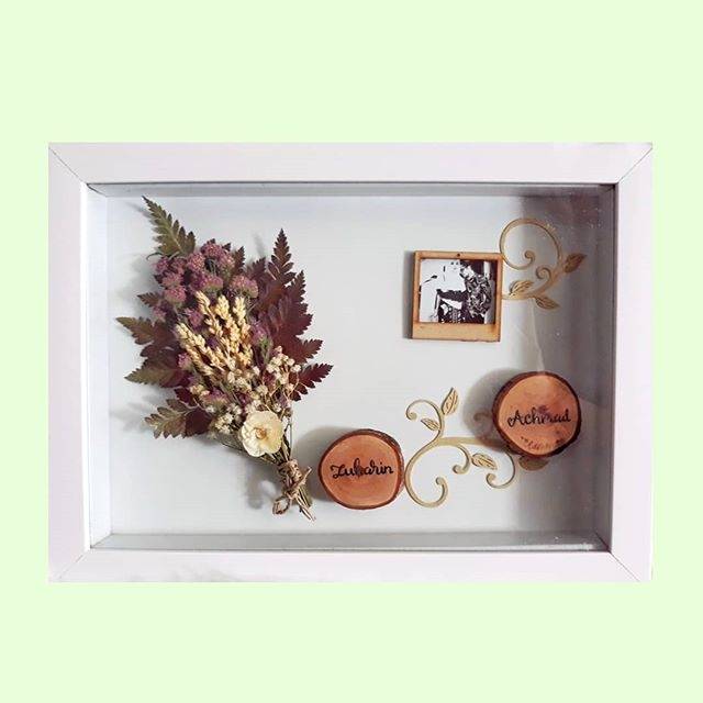 

gift in frame/ aniversary gift / wedding gift / hadiah pwrnikahan