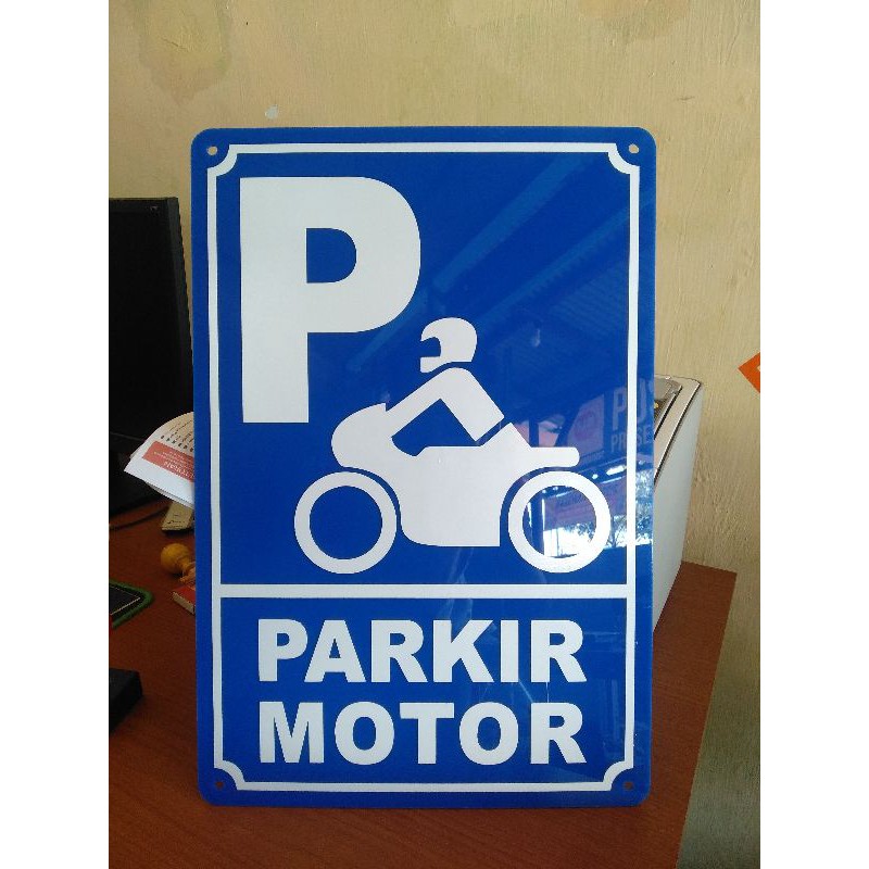 

PAPAN NAMA PARKIR ACRILIK 27X40 CM