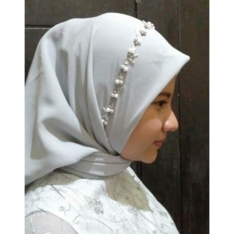 Hijab Segiempat Bella Lasercut Payet/Jilbab Bella Lasercut Payet-SILVER