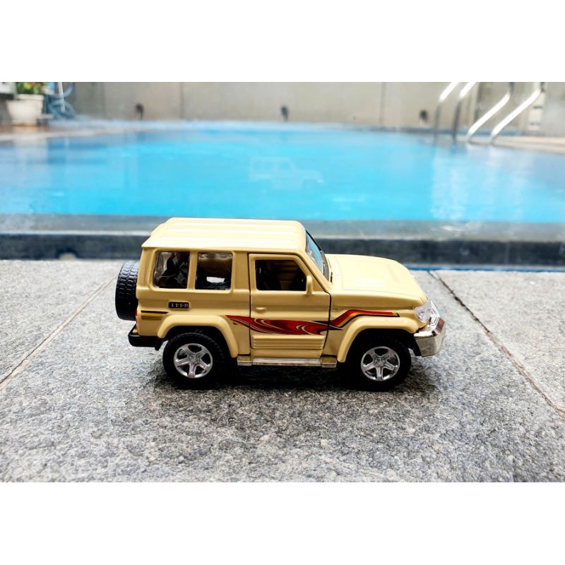 DIECAST Mobil Jeep Miniatur Mobil Jip Hardtop Mainan Pajangan