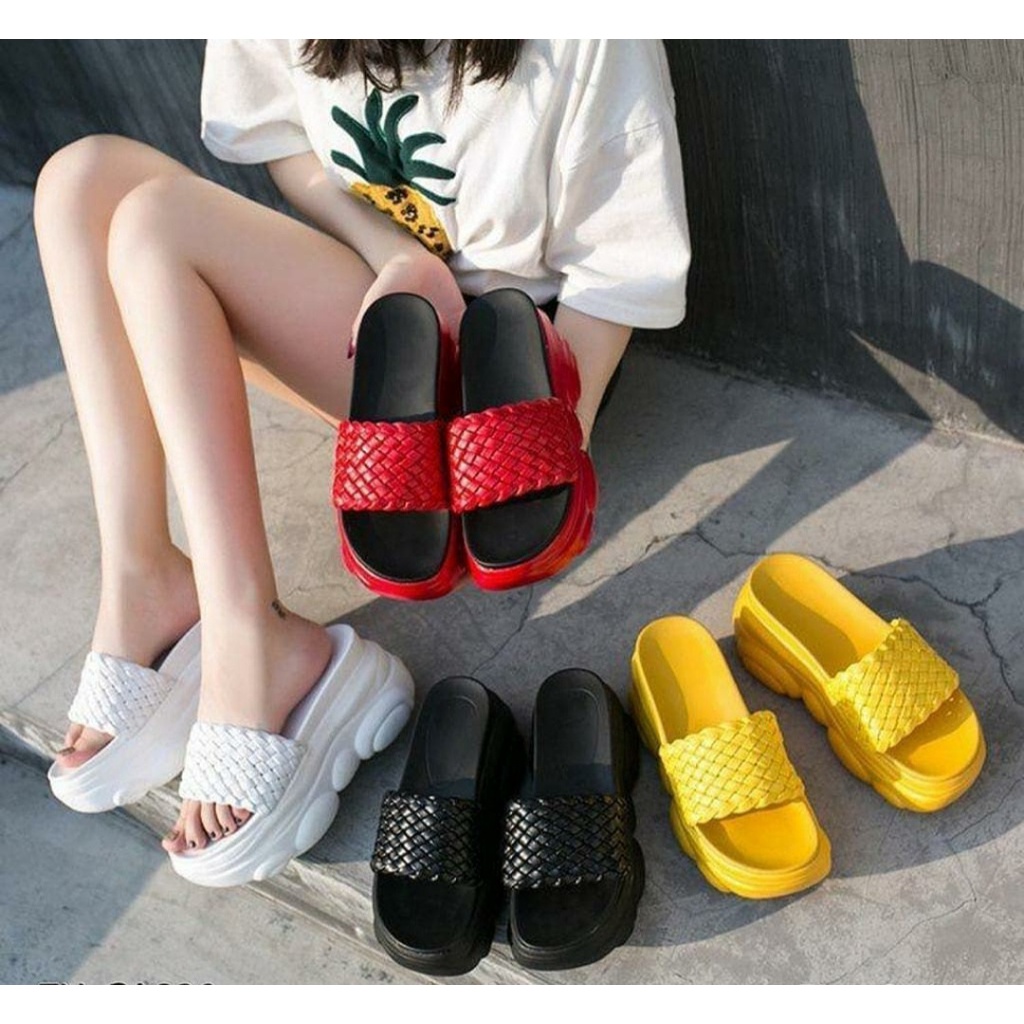 Jessy_Sandal Wanita Tinggi Slip On AP02