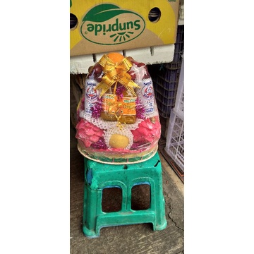 

parcel buah segar lengkap dengan vitamin dan susu termurah