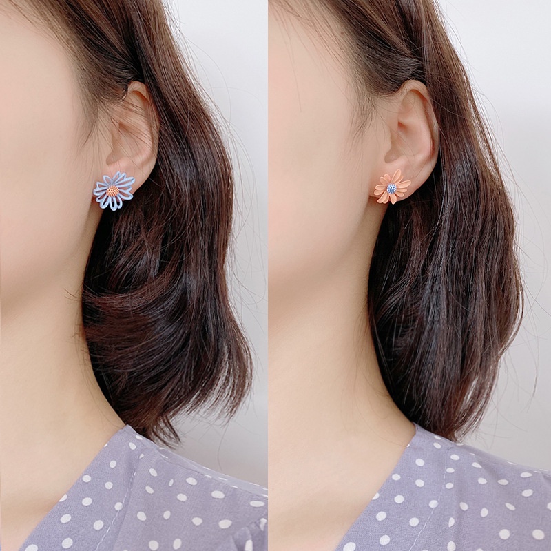 Daisy Flower Earrings Asymmetrical Korean Jewelry Cute Flower Small Stud Earrings For Women Fashion Sweet Earring