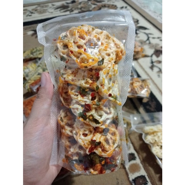 

krupuk seblak/seblak bantet/cemilan pedas/cemilan homemade/isi 80g