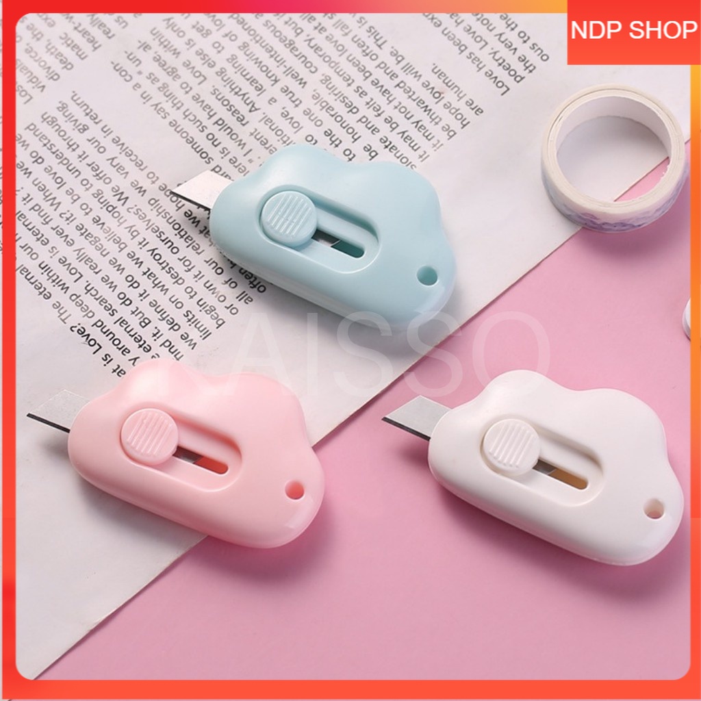 

NDP KAISSO - PISAU PEMOTONG MINI CUTTER MINI PORTABLE / CUTTER MINI SIZE TRAVEL / PEMOTONG KERTAS