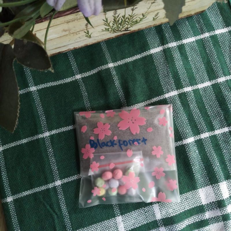 

Cake Blackforest Milk Boba Rainbow Bubbletea Minuman bubuk rasa