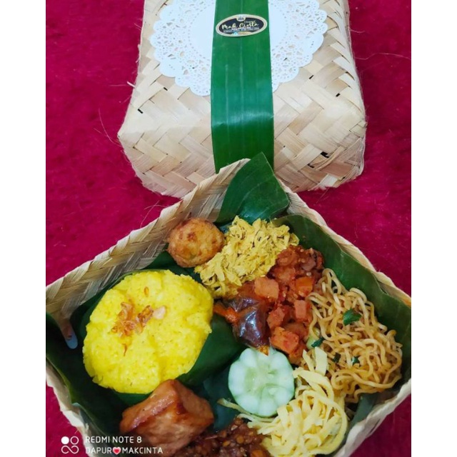 

Nasi Kuning besek MakCinta