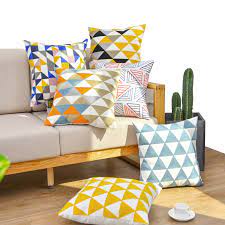 Sarung bantal sofa 40x40. Material katun. Halus dan adem.