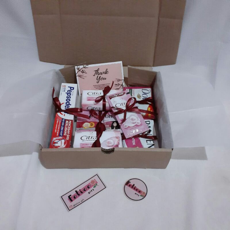 

hampers kado/anniversary/graduation/ulang tahun