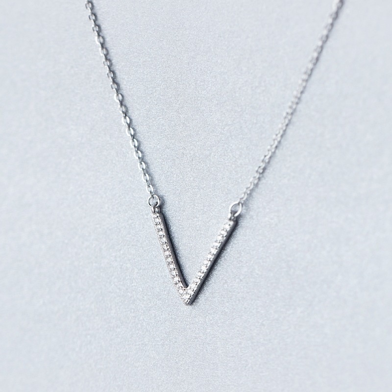 [Ready Stock]Fashion 925 Silver Plated Letter Pendant Micro Inlaid with Diamond Necklace