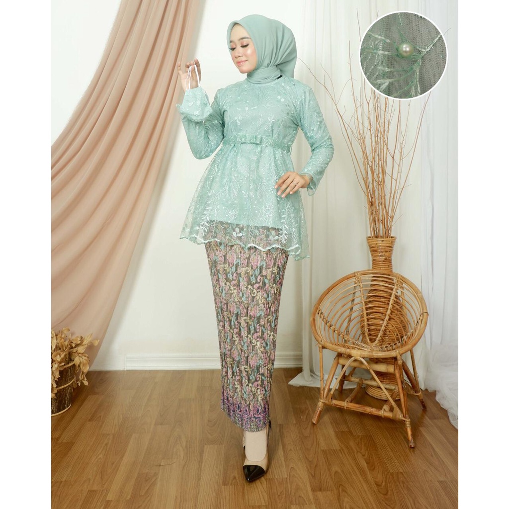 Kadai.baju / Kebaya blouse maria / Kebaya aurora / Kebaya brukat tille / Kebaya remaja / Kebaya wisuda