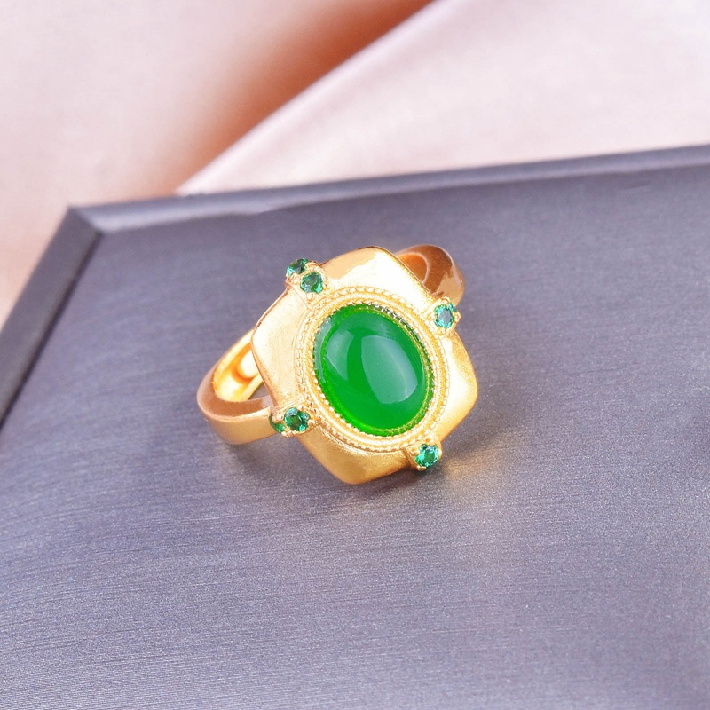 Fancyqube Cincin Wanita Warna Emas Hias Zircon Oval Hijau Gaya Vintage Klasik Minimalis Untuk Pernikahan