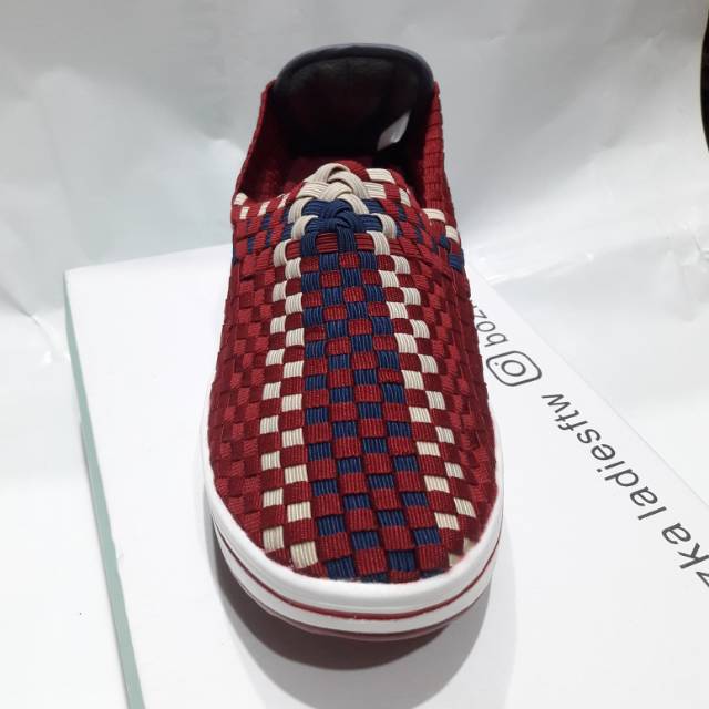 Sepatu bozka sneakers wanita