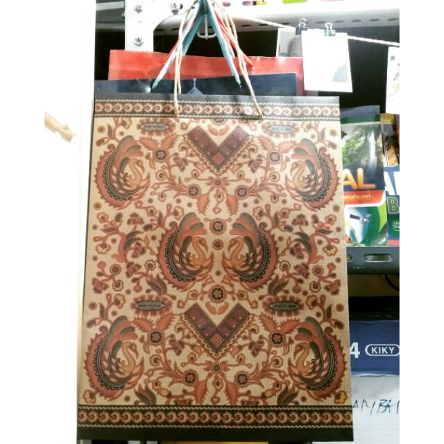 

Tas Kraft Batik/Tas Kertas Motif Batik