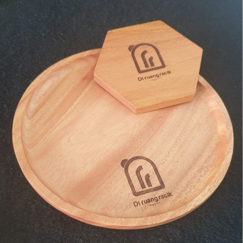 pesanan khusus  piring kayu tatakan gelas coaster grafir