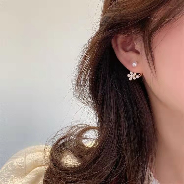 Anting Sterling Silver 925 Bentuk Bunga Aksen Mutiara Untuk Wanita