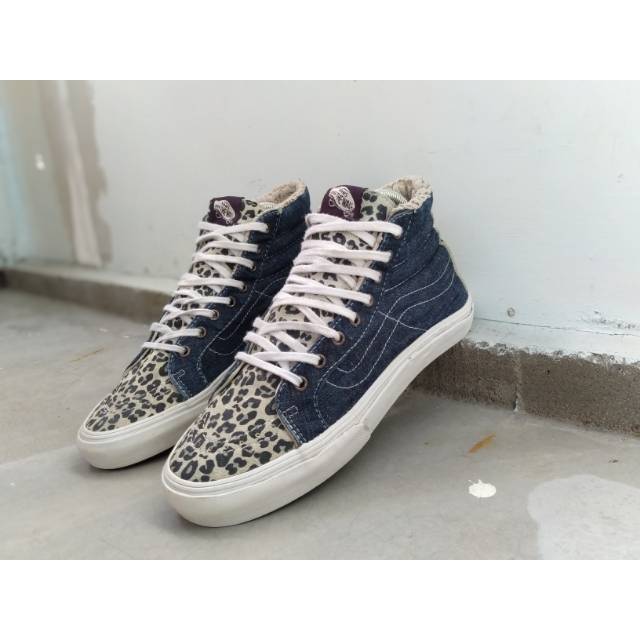 vans hi top leopard