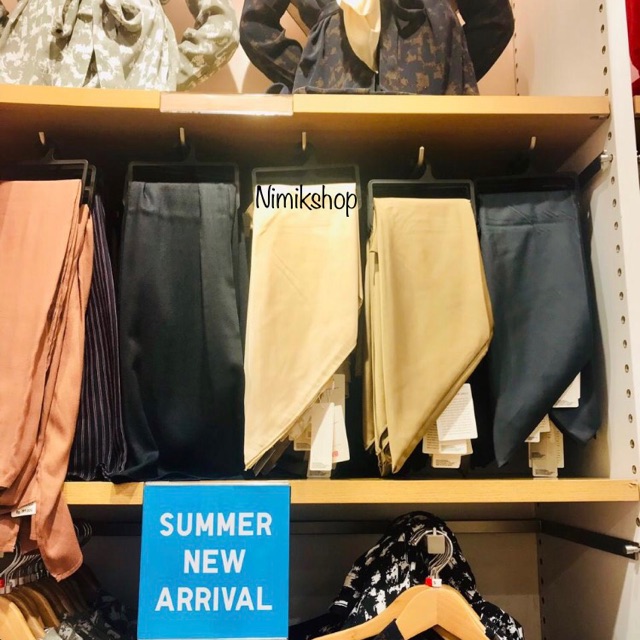 ( Original ) Uniqlo Hana Tajima .. Uniqlo syal Hana Tajima hijab segi empat