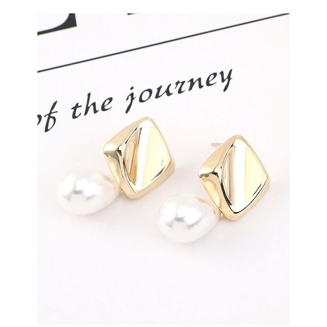 LRC Anting Tusuk Fashion 14k Gold Gold-plated Pearl Geometry Earrings Y63103