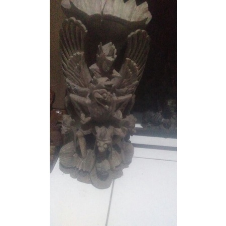 patung garuda wisnu