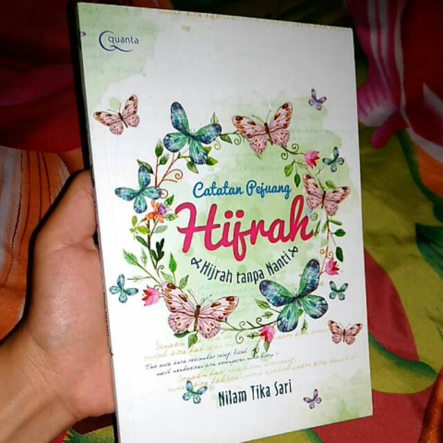 Buku Obral Gramedia : Catatan Pejuang Hijrah