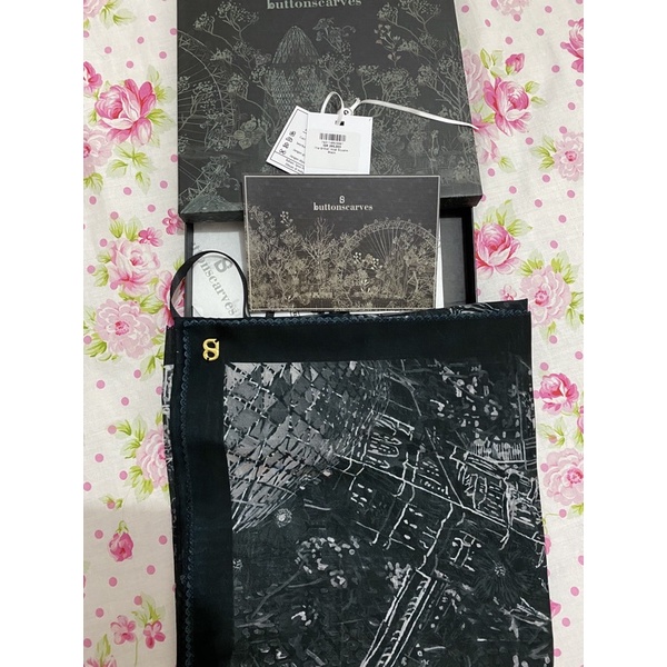 Buttonscarves British Black