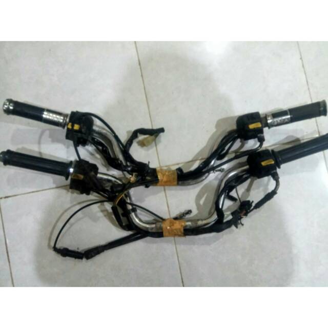 HOLDER KANAN KIRI TIGER REVO ORIGINAL COPOTAN