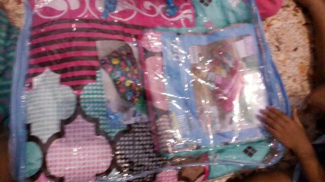 Bedcover Hawaii Semua Motif By Request. Lengkap Dengan Sprei.