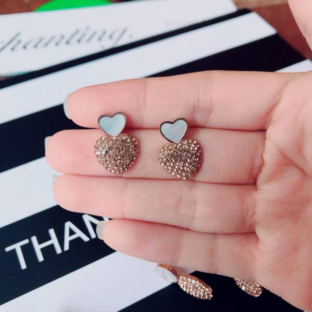 Perhiasan Anting titanium fashion wanita model permata Love segi oval anti karatan dan anti luntur