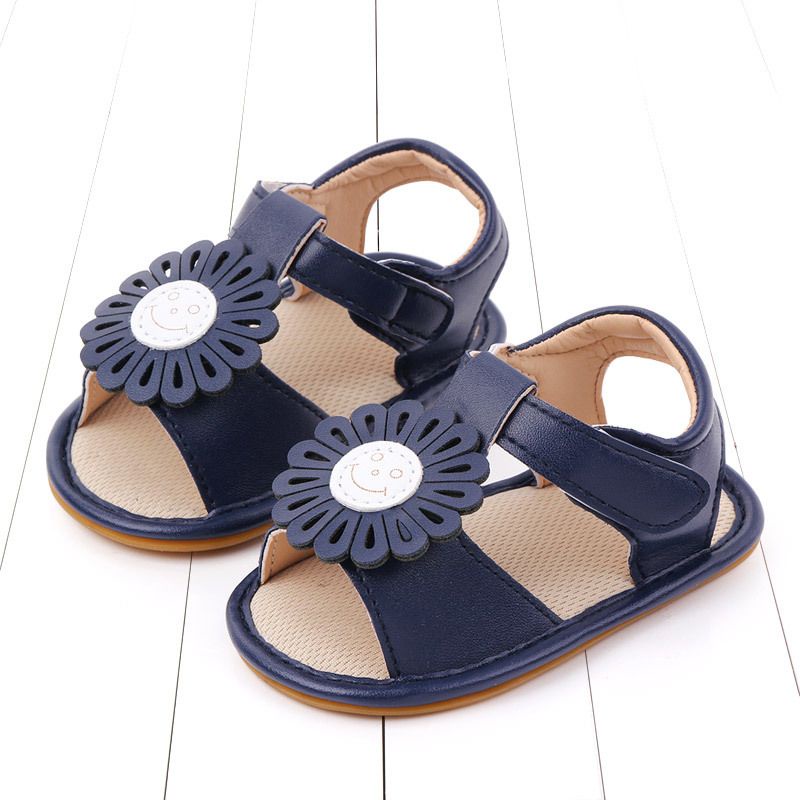 Sepatu sandal bayi / prewalker import sol karet tidak licin