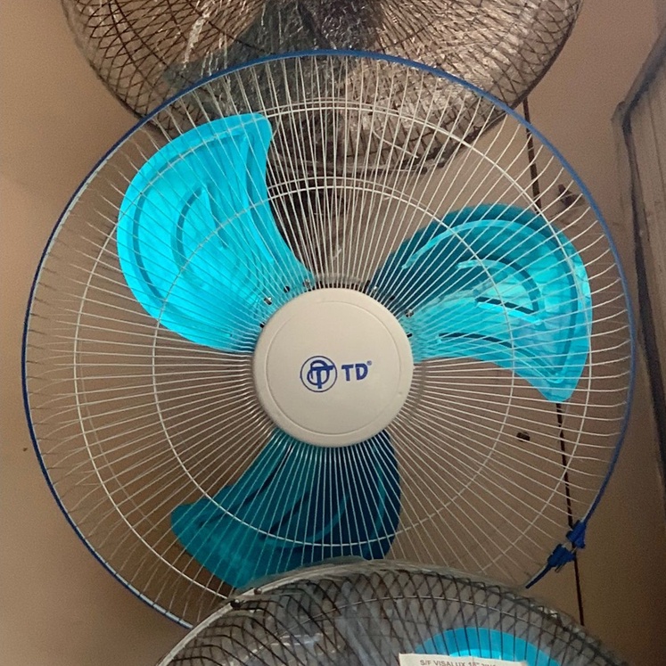 Kipas Angin Dinding TD 18 / Wall Fan TD ukuran 18 Inch (KHUSUS OJEK ONLINE)