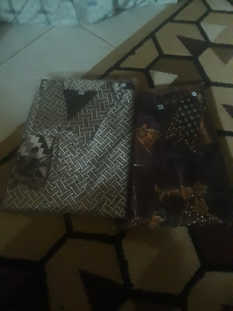 Kemeja Batik Lengan Panjng  Motif Clasik Bahan Semi Sutra Berfuring Size M, L, Xl, Xxl, Jumbo  Batik
