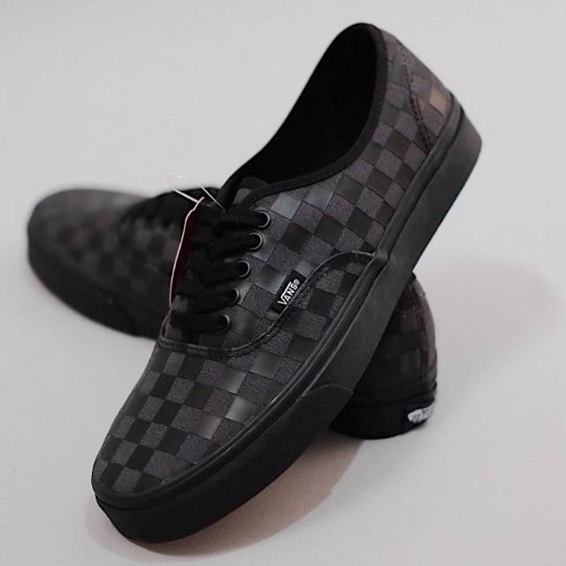 vans authentic checkerboard black