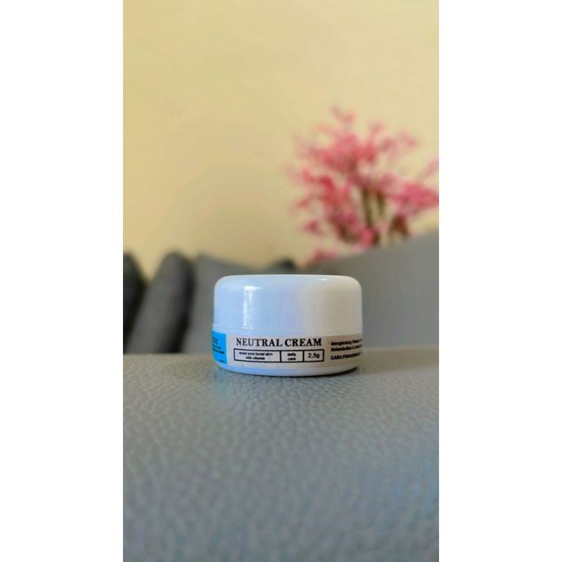 BENINGS SKINCARE BY DR.OKY PRATAMA PAKET BRIGHTENING (BENINGS CLINIC) BENING PAKET PENCERAH DAN GLOWING-Krim Netral 2,5gr