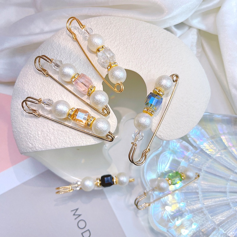 Bros Pin Bentuk Permen Bahan Metal Aksen Kristal Mutiara