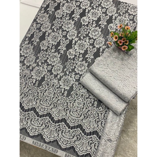 KAIN KEBAYA BROKAT SEMI TIRTA SARI LAMINATE YSL ORI 1.6M VERSACE