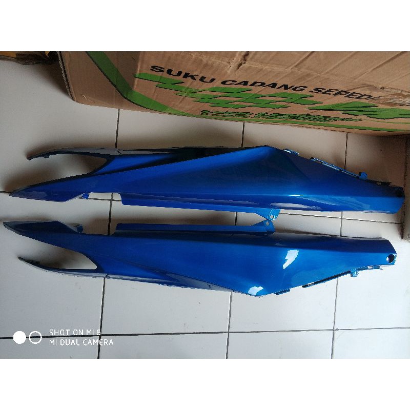 COVER BODI KAPER BELAKANG SAMPING KIRI KANAN JUPITER Z 2010 ROBOT BIRU
