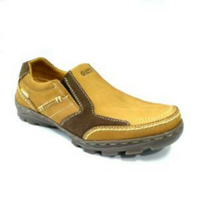 sepatu kuli pria gats to 2206 coklat muda.sepatu kuit pria original