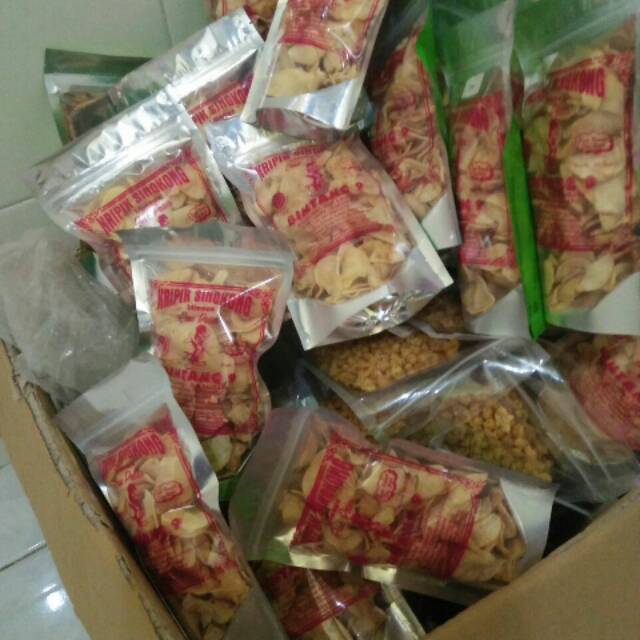 

Snack dan makanan ringan khas madura. Harga nya macam