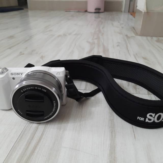 Kamera Mirrorless Sony A5100 Putih Second Garansi Sony Indonesia