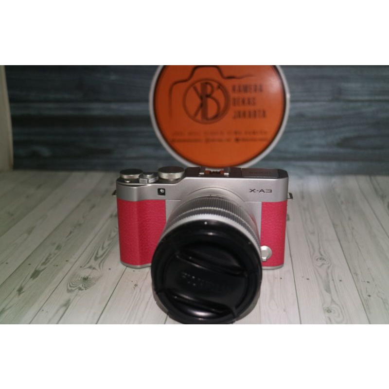 Kamera Mirrorless Fujifilm XA3 lensa 16-50mm Fujifilm XA 3 / XA-3 / X A3 kamera vlog