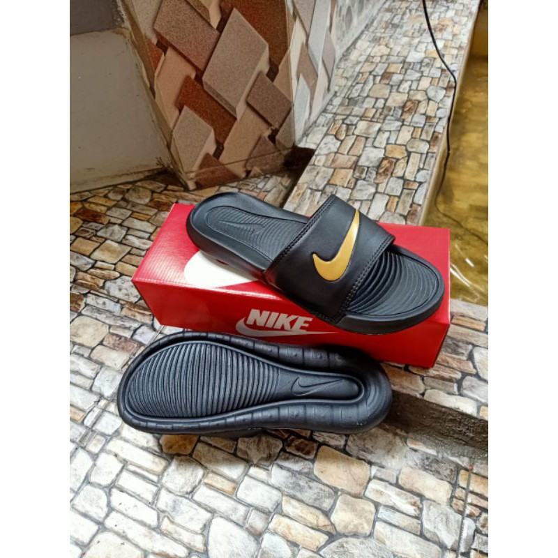 Sandal Nike Benassi Factory Black Gold