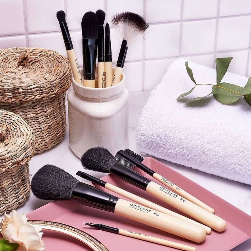 Precision Make-up Brush//Make Up Brush Case//Make-Up Brush Stand