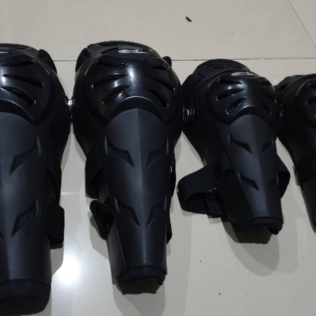 Decker Protector Tanduk Alphastar/Deker Reflex Pelindung Siku dan Lutut Warna Hitam