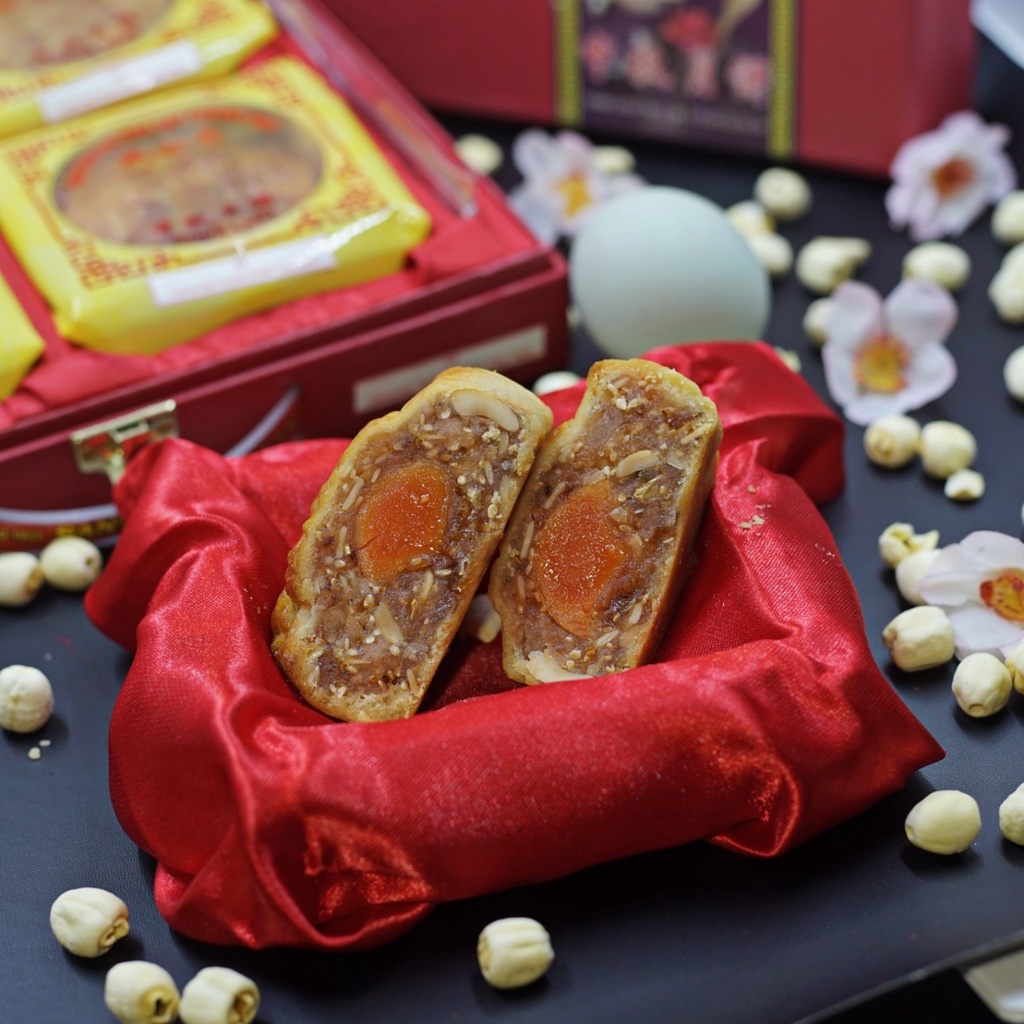 2 Pcs Kue Bulan Gojen Ham Telor Moon Cake Mooncake Tiong Ciu Pia Medan