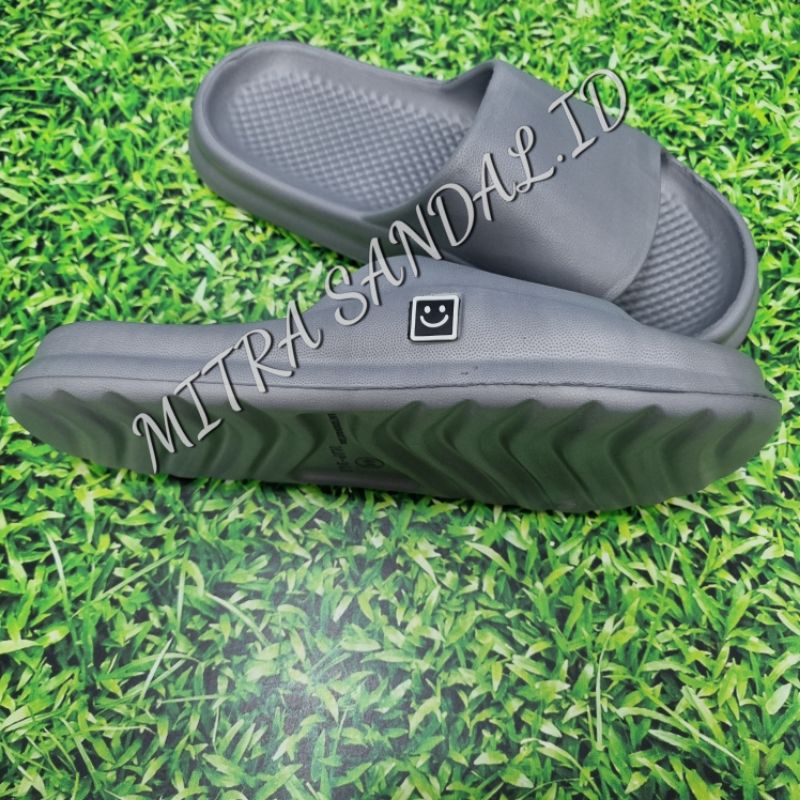 HEMA Sandal Slide Cowok SMILE/Sandal Slip Anti Air/Sendal Selop Anti Licin Karet Tebal