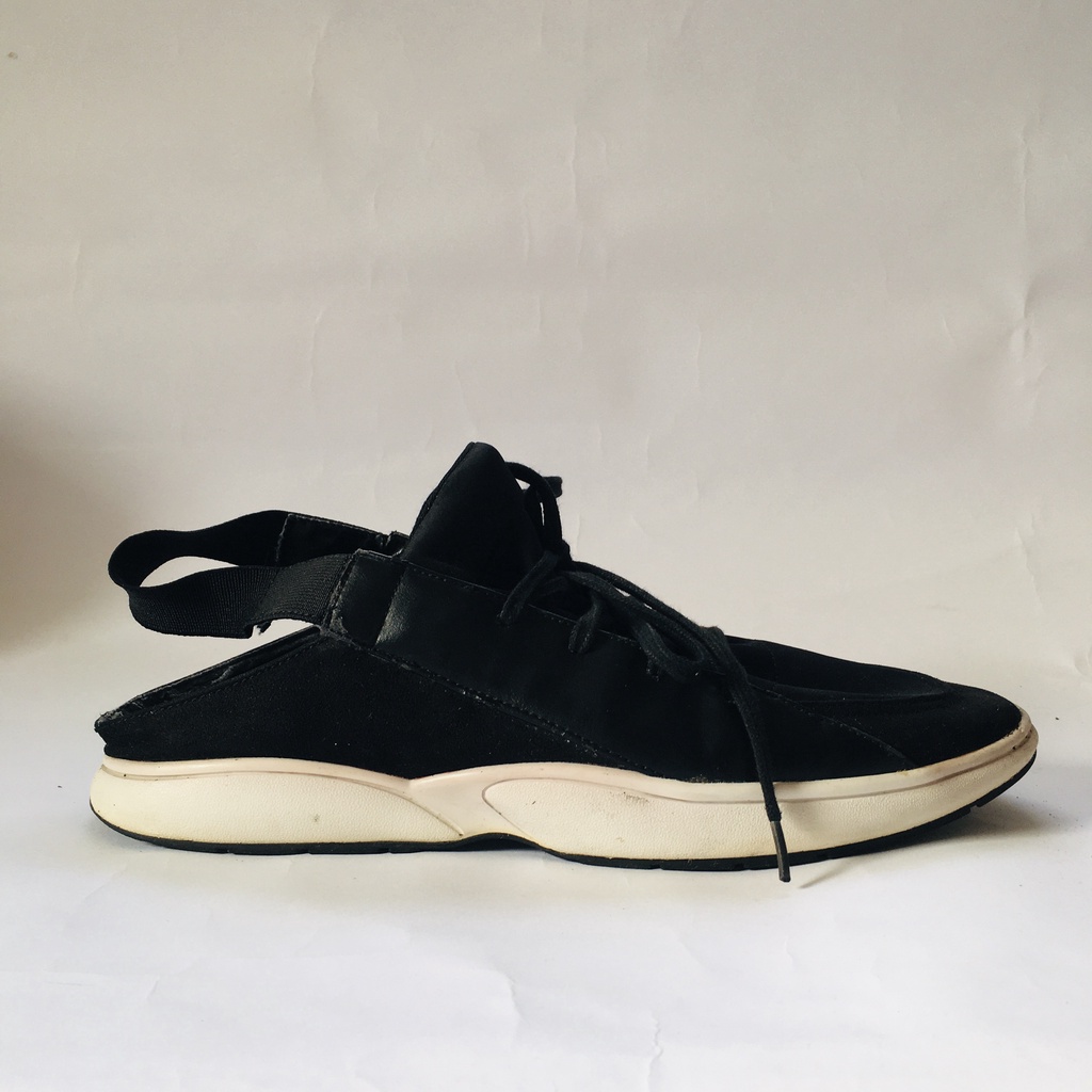 Sepatu Sneaker Slip On Charles And Keith Hitam Preloved Second Size 38